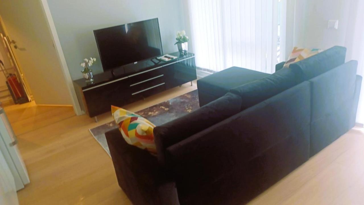 Scandpoint Apartment Fornebu Near Sea Front With Outdoor Walk! Stabekk Exterior photo